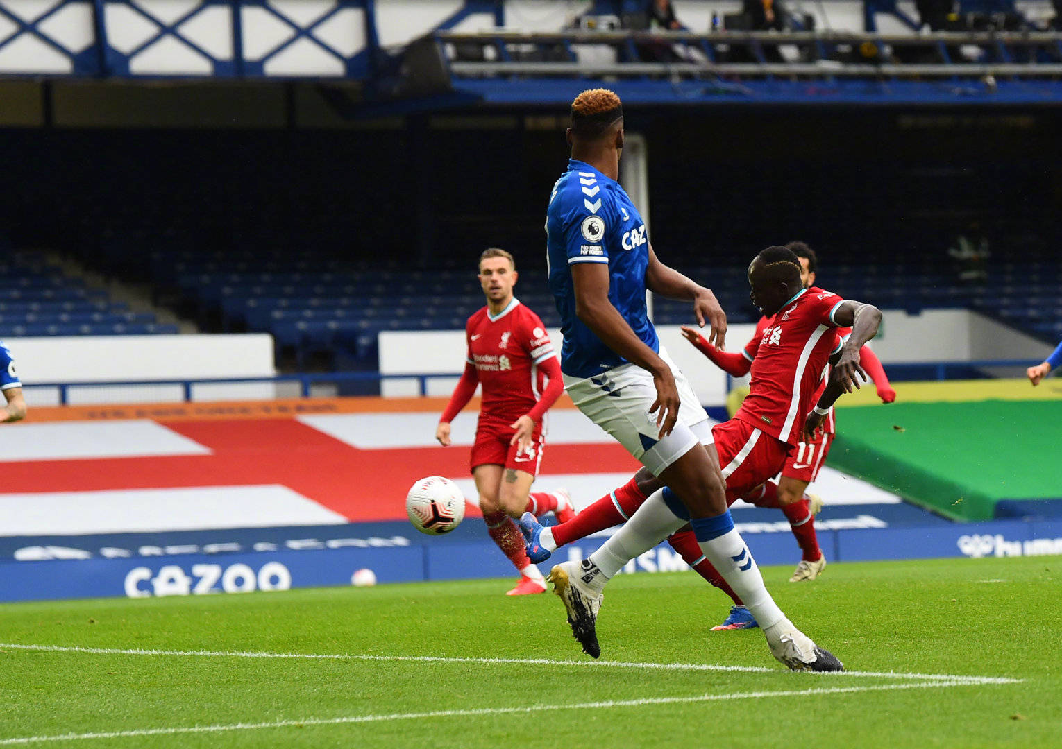 边锋的位置 边锋的位置