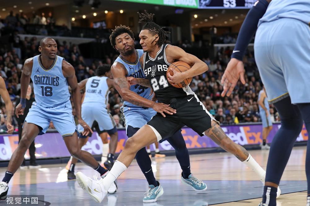 旧由老将坐 旧由老将坐